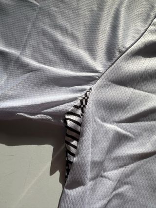 Camiseta de fútbol Umbro Blanca y Negra