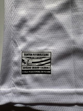 Camiseta de fútbol Umbro Blanca y Negra