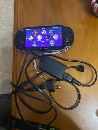PS Vita + Juego Invizimals