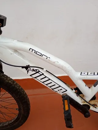 Bicicleta BMX Monty Jump 135 para reparar - LEER