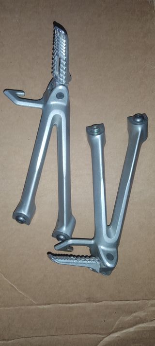 Estriberas Traseras Suzuki GSXR 750 K6 Originales