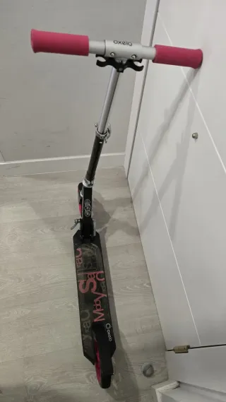 Patinete Oxelo Mid7 Negro y Fucsia