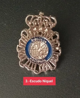 Lote artículos Policía Nacional y Málaga CF