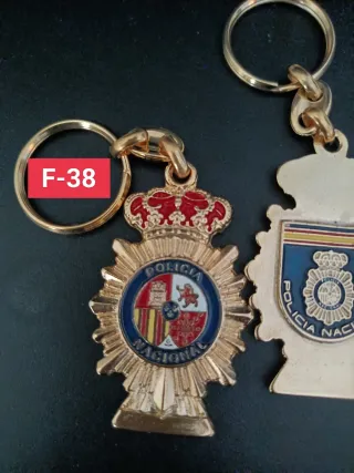 Lote artículos Policía Nacional y Málaga CF