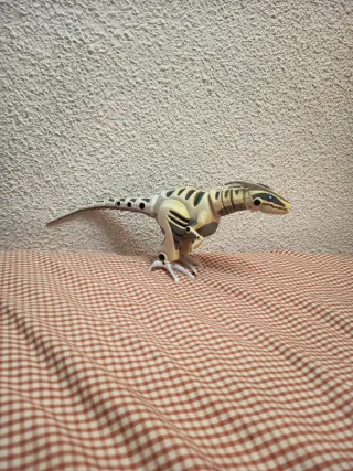 Muñeco Dinosaurio Robot