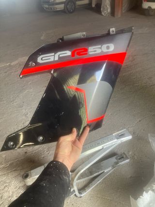 Tapa Derecha Derbi GPR 50