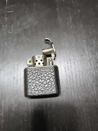 Lote 2 accendini tipo Zippo