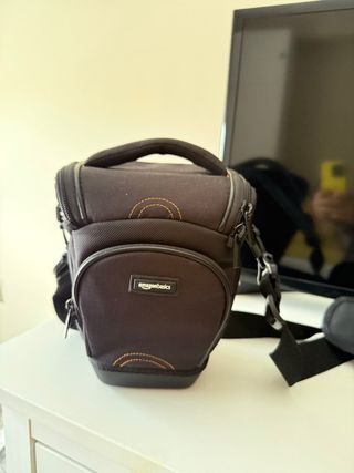 Funda para cámara Amazon Basics