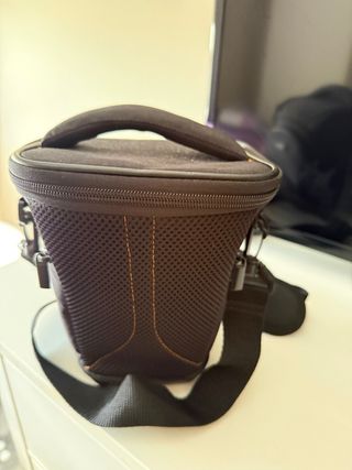 Funda para cámara Amazon Basics