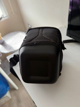 Funda para cámara Amazon Basics