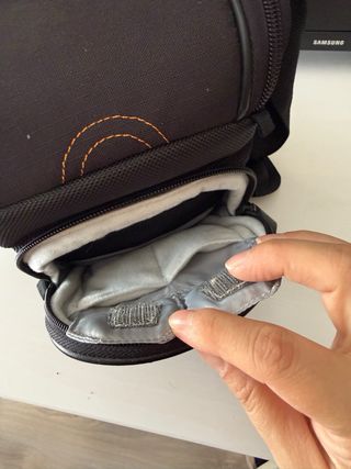 Funda para cámara Amazon Basics