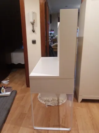 Escritorio Blanco Ikea con Estantería