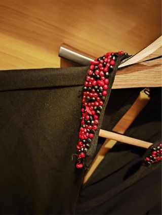 Mono corto Zara negro con pedrería