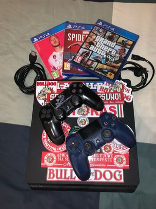 PS4 1TB + 2 Controller + 3 Giochi