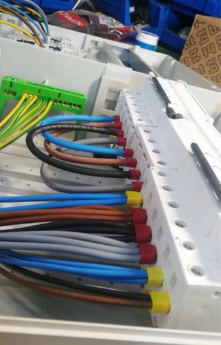 electricidad y telecomunicaciones