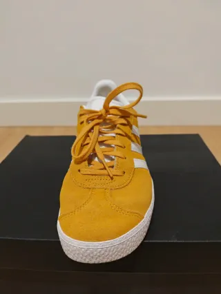Adidas Gazelle Camel Suede.