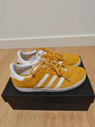 Adidas Gazelle Camel Suede.