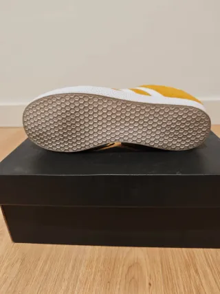 Adidas Gazelle Camel Suede.