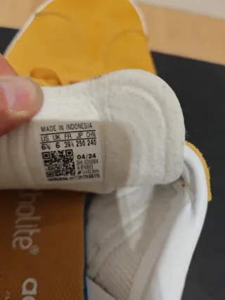 Adidas Gazelle Camel Suede.