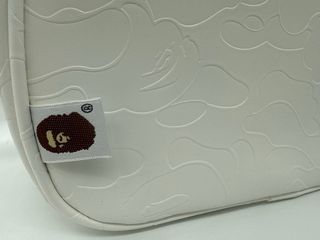 Bandolera Adidas x BAPE Blanca y Dorada