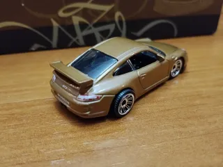 Porsche 911 GT3 Matchbox Dorado