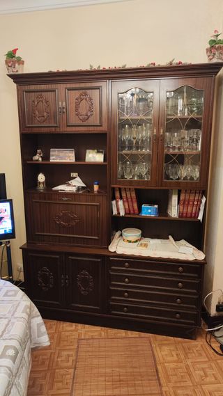 Mueble Bar Madera y Cristal.