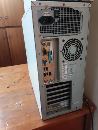 Torre Ordenador Beige