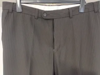 Pantalón de traje mil rayas marrón oscuro