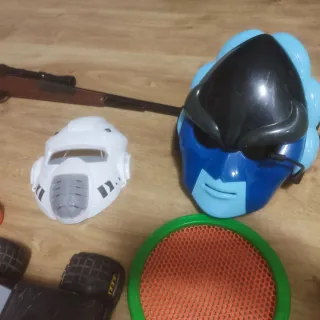 Lote 2 de 6 juguetes para niño