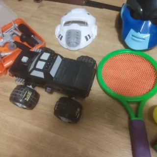 Lote 2 de 6 juguetes para niño