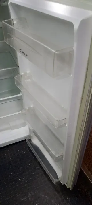 Nevera Candy Pequeña A+ 165 x 54 X 57 cm