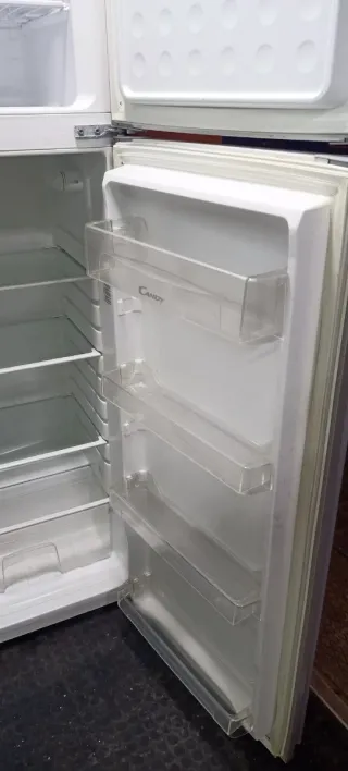 Nevera Candy Pequeña A+ 165 x 54 X 57 cm