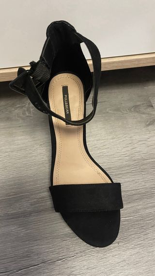 Zapatos de tacón Pull&Bear negros