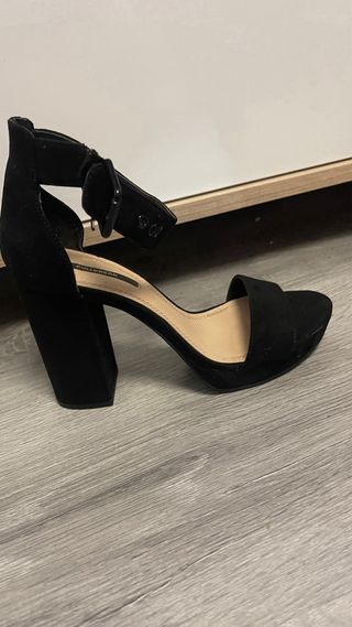 Zapatos de tacón Pull&Bear negros