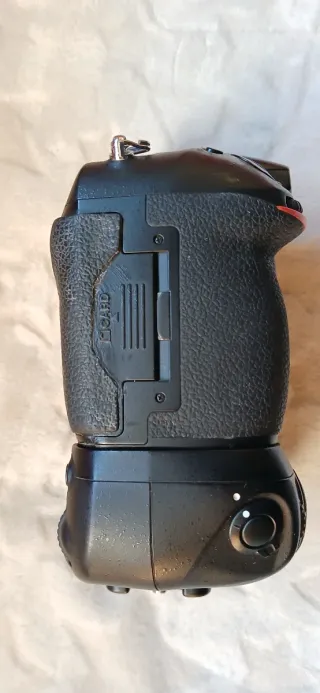 Nikon D810 + MB-D12 Grip original
