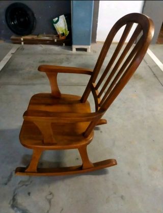 Dolce culla in legno massello noce