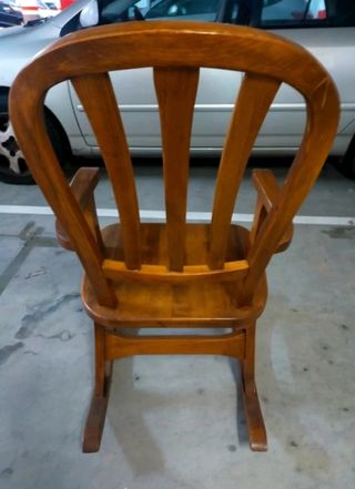 Dolce culla in legno massello noce