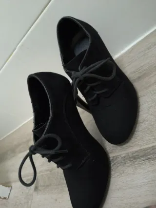 Zapatos tacón negros cordones talla 38