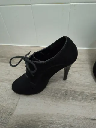 Zapatos tacón negros cordones talla 38