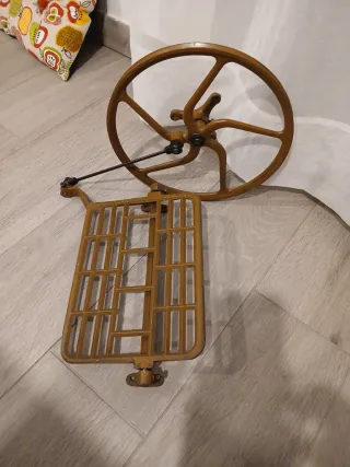Pedal y polea para máquina de coser