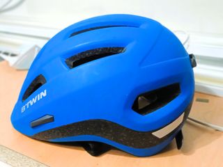 Casco Btwin Azul. Bici, patines, etc. Talla M.