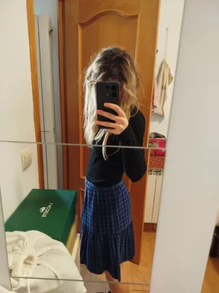 Falda cuadros volantes azul y negro