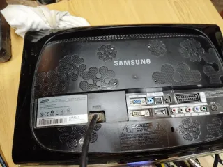 Samsung 17 TV con TDT y Mando