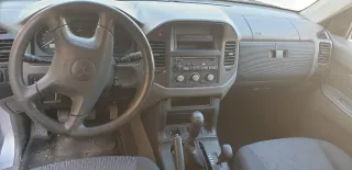 Mitsubishi Montero 2005