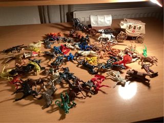 Lote Figuras juguete Oeste, Vaqueros, Indios...