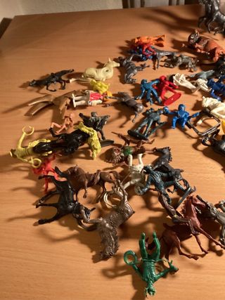 Lote Figuras juguete Oeste, Vaqueros, Indios...