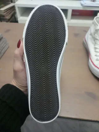 Zapatillas Blancas Caña Alta marca blanca