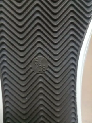 Zapatillas Blancas Caña Alta marca blanca