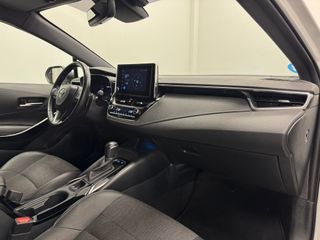 Toyota Corolla 180H Style Touring Sport