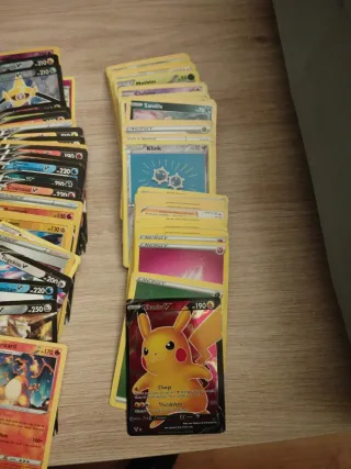 Cartas Pokémon Variadas